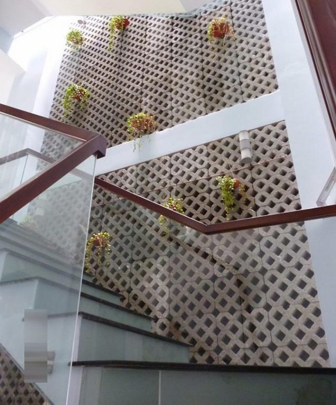 Tuong Bong Co Cau Thang